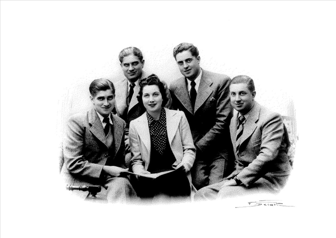  Fernand, Raymond, Roger, Paulette et Elie (à droite) Sumeire
