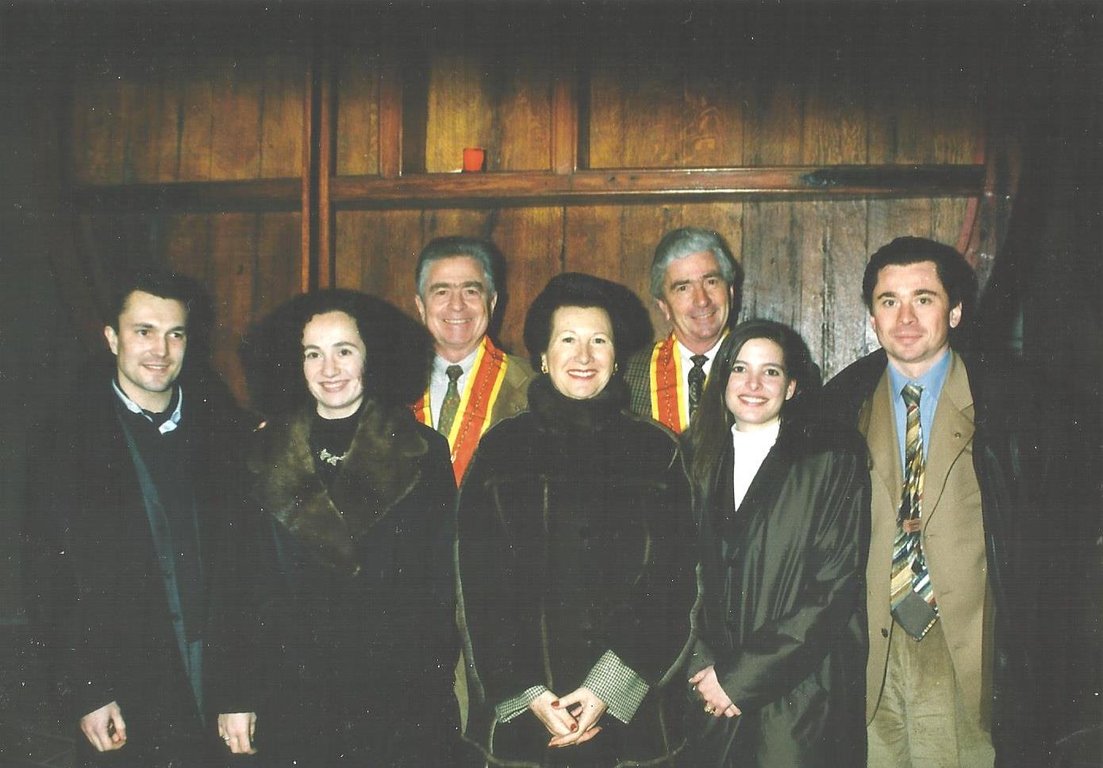 Au premier plan : Frédéric et Sophie Denante, Annabelle et Olivier Sumeire, autour de Marcelle Sumeire,  l'épouse de Gabriel, et au second plan Gabriel, père d'Olivier et Sophie, et son frère Jean-Pierre.